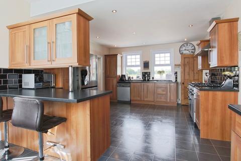 5 bedroom detached house for sale, North Lane, Welwick, Hull, HU12 0SH