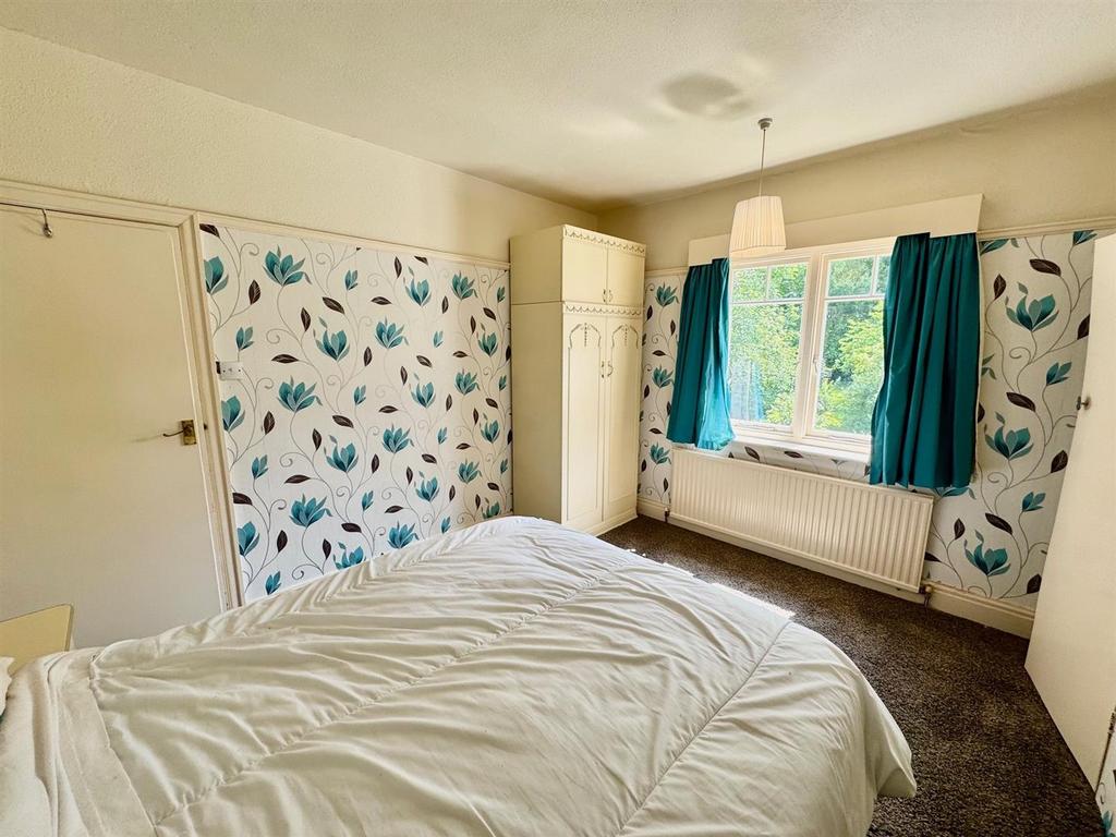 Bedroom 2b.jpg