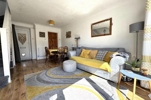 20 Corral Close, Nine Elms, Swindon, SN5 5UX