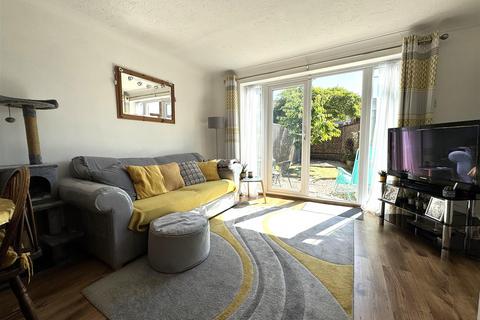 20 Corral Close, Nine Elms, Swindon, SN5 5UX