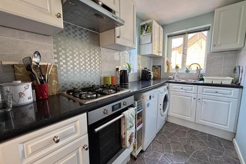 20 Corral Close, Nine Elms, Swindon, SN5 5UX