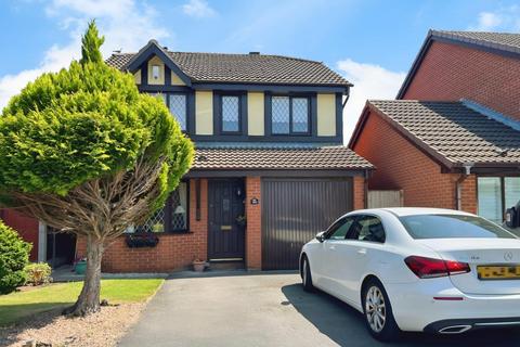 4 bedroom detached house for sale, Moreton Drive, Leigh