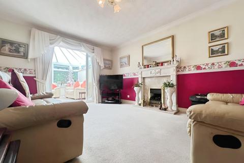 4 bedroom detached house for sale, Moreton Drive, Leigh