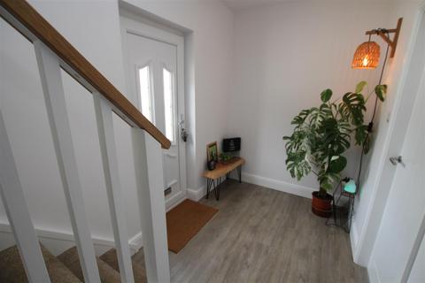 23 Averingcliffe Road, Bradford, BD10 9HQ