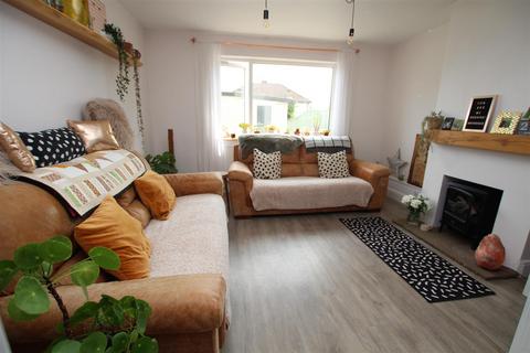 23 Averingcliffe Road, Bradford, BD10 9HQ