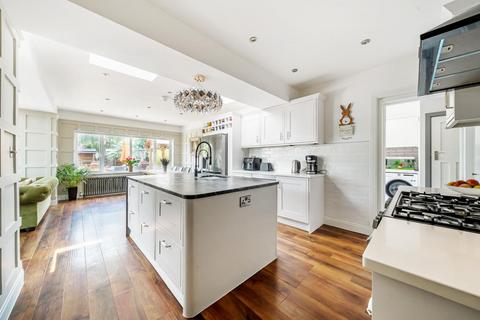 4 bedroom detached house for sale, Penenden Heath Road, Penenden Heath ME14