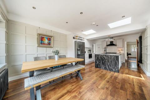 4 bedroom detached house for sale, Penenden Heath Road, Penenden Heath ME14