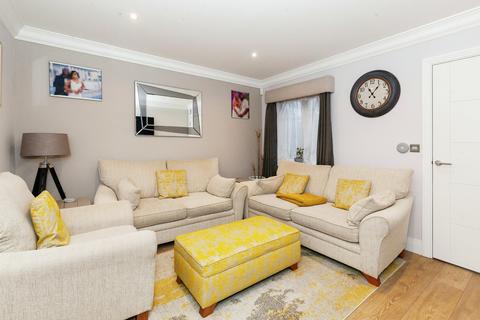 undefined, Connaught Close, Uxbridge UB8