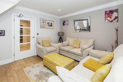 undefined, Connaught Close, Uxbridge UB8