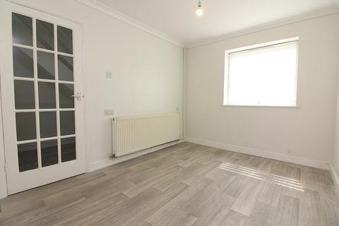 3 bedroom terraced house for sale, Regent Court, Stotfold, Hitchin, SG5