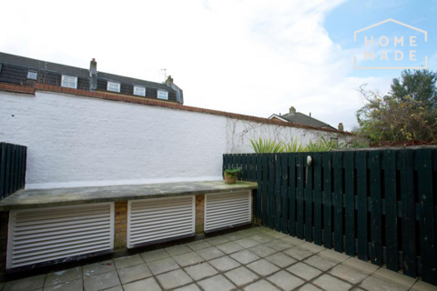 2 bedroom flat to rent, Hillgate Place, SW12
