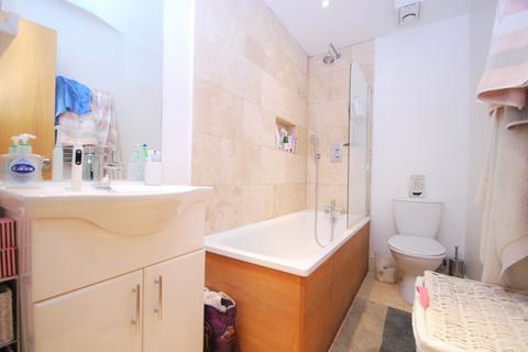 2 bedroom apartment to rent, Trinity Road, Wandsworth Common SW17