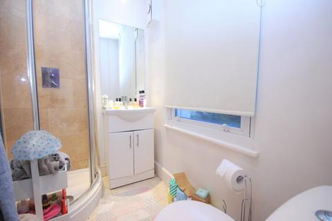 2 bedroom apartment to rent, Trinity Road, Wandsworth Common SW17