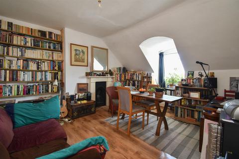 Flat 4, 5 Anglesea Terrace, St Leonards-on-sea, TN38 0QS
