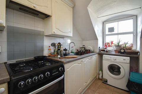 Flat 4, 5 Anglesea Terrace, St Leonards-on-sea, TN38 0QS