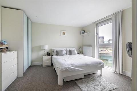 2 bedroom flat to rent, Merryweather Place, London SE10