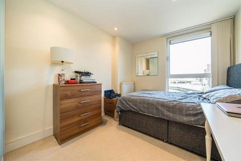 2 bedroom flat to rent, Merryweather Place, London SE10