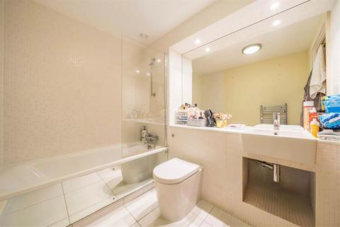 2 bedroom flat to rent, Merryweather Place, London SE10