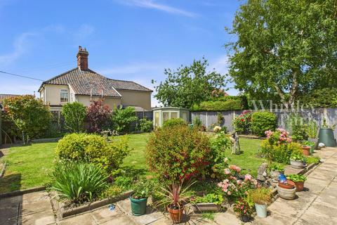 3 bedroom detached bungalow for sale, Heywood Avenue, Diss