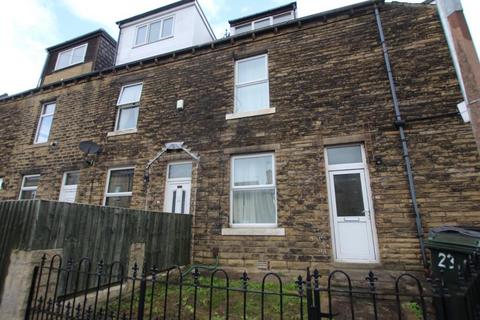 3 bedroom house to rent, Leonards Place, Bingley