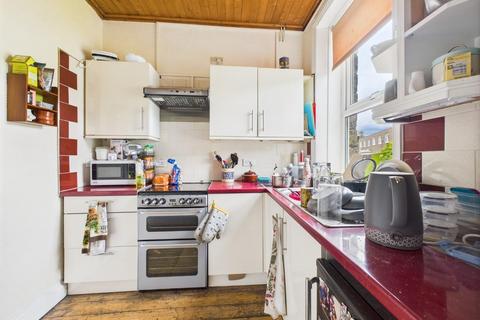 3 bedroom house to rent, Leonards Place, Bingley