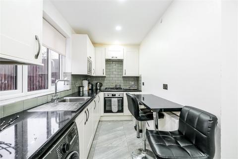 3 bedroom end of terrace house for sale, Lillechurch Road, Dagenham RM8