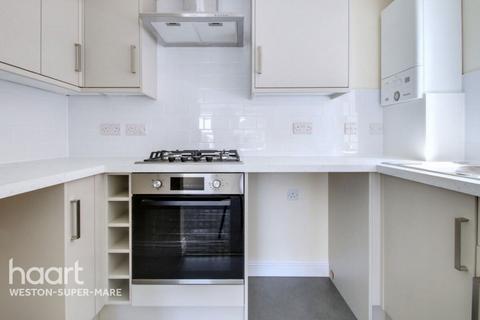 2 bedroom flat to rent, Church Street, Highbridge