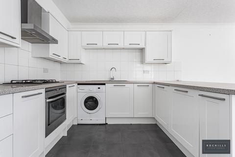 3 bedroom maisonette to rent, Hurst Road, WEST MOLESEY, Surrey, KT8