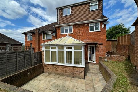 4 bed semi-detached house for rent in Tenzing Drive, Hp13