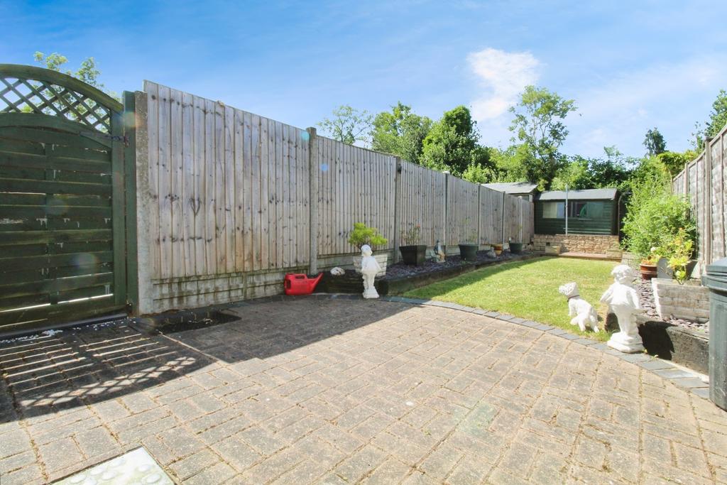 Pbox-garden-294314.JPG