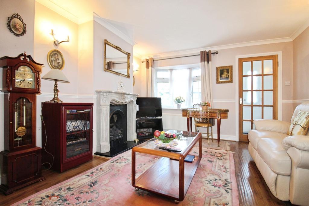 Pbox-living room-294314.JPG