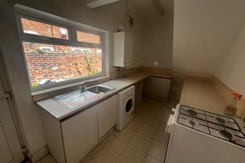 1 bedroom ground floor flat for sale, Thornton Avenue, South Shields