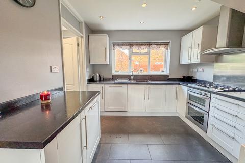 4 bedroom detached house for sale, Barnwell Drive, Hockley