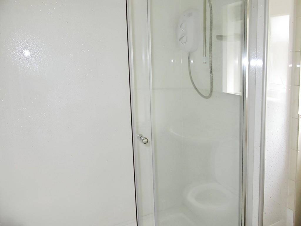 De0ea1bd-Shower2