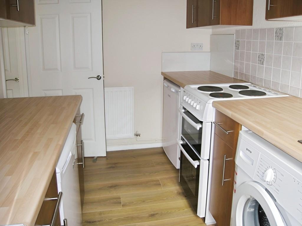 9e003089-kitchen2