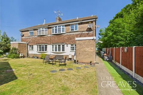 2 bedroom ground floor maisonette for sale