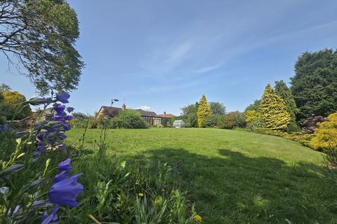 3 bedroom detached bungalow to rent, Salisbury Road, Market Drayton