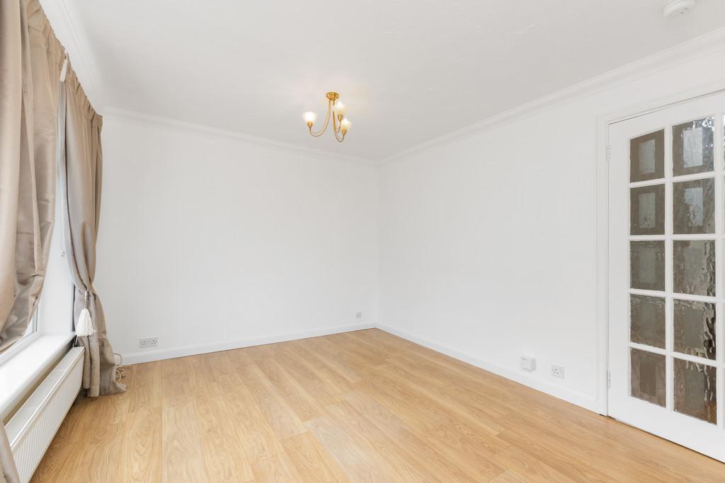 198 Lenzie Avenue 07