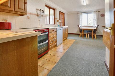 3 bedroom detached bungalow for sale, Holywell Lane, Utterby LN11 0TU