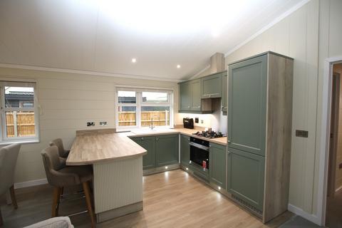 2 bedroom mobile home for sale, Wildacre Park