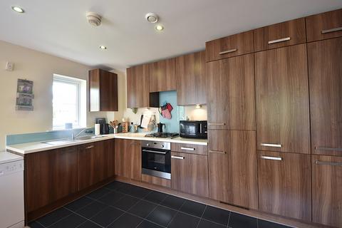 2 bedroom apartment to rent, Sierra Road, High Wycombe, Buckinghamshire, HP11