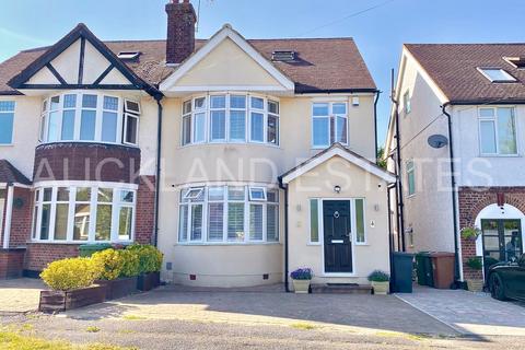 4 bedroom semi-detached house for sale, Oakmere Avenue, Potters Bar EN6