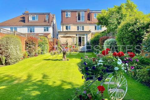 4 bedroom semi-detached house for sale, Oakmere Avenue, Potters Bar EN6