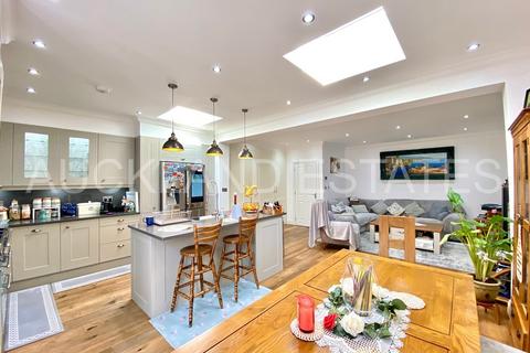 4 bedroom semi-detached house for sale, Oakmere Avenue, Potters Bar EN6