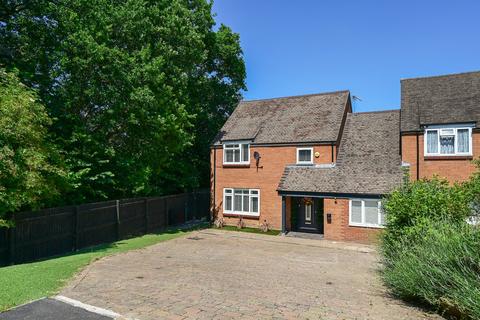 5 bedroom detached house for sale, Peddlars Grove, Yateley GU46