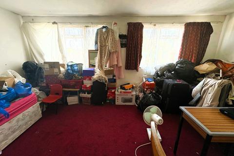 1b Boyd Avenue, Southall, UB1 3BT