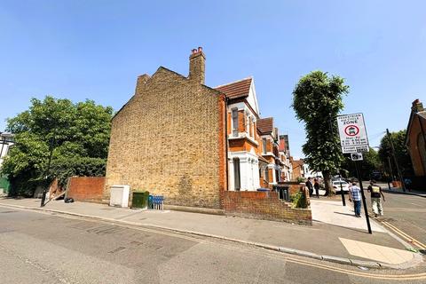 1b Boyd Avenue, Southall, UB1 3BT