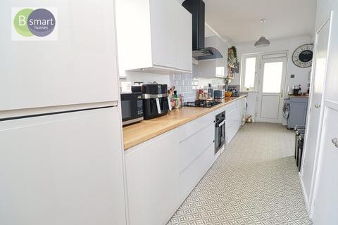 3 bedroom townhouse for sale, Estate Road, Rotherham S62