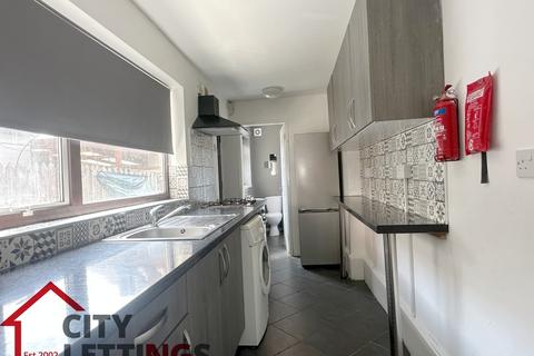 3 bedroom terraced house to rent, Lamcote Street, The Meadows