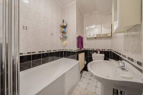 2 bedroom flat for sale, Tooley Street, London Bridge, London, SE1